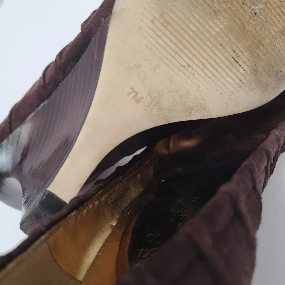 Guess by Marciano Women's Vintage Brown Suede Wedge Pump‎ Size 7